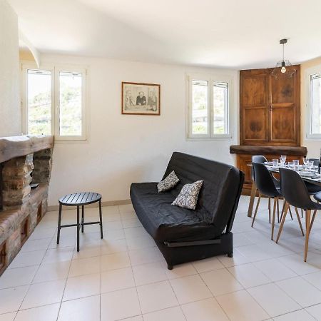Cosy Holiday Home In Minerve With Garden Bagian luar foto