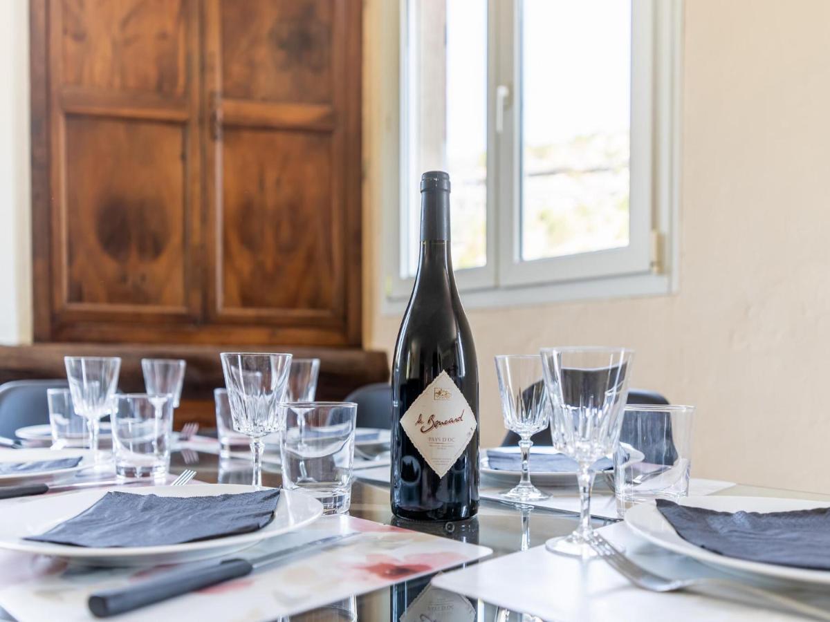 Cosy Holiday Home In Minerve With Garden Bagian luar foto