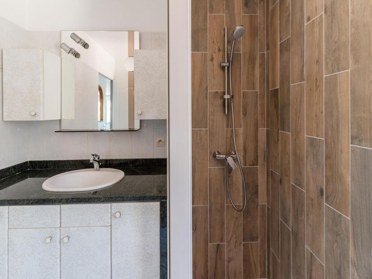 Cosy Holiday Home In Minerve With Garden Bagian luar foto