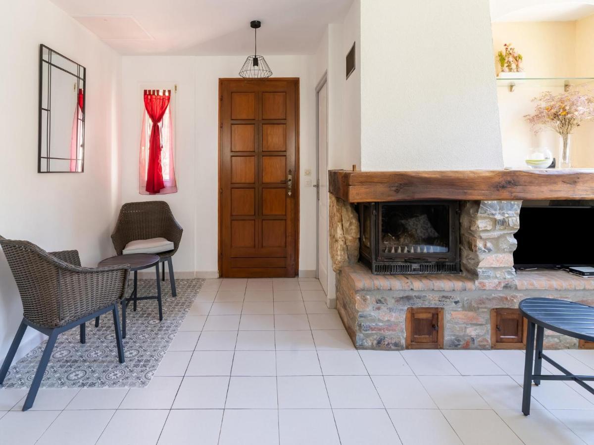 Cosy Holiday Home In Minerve With Garden Bagian luar foto
