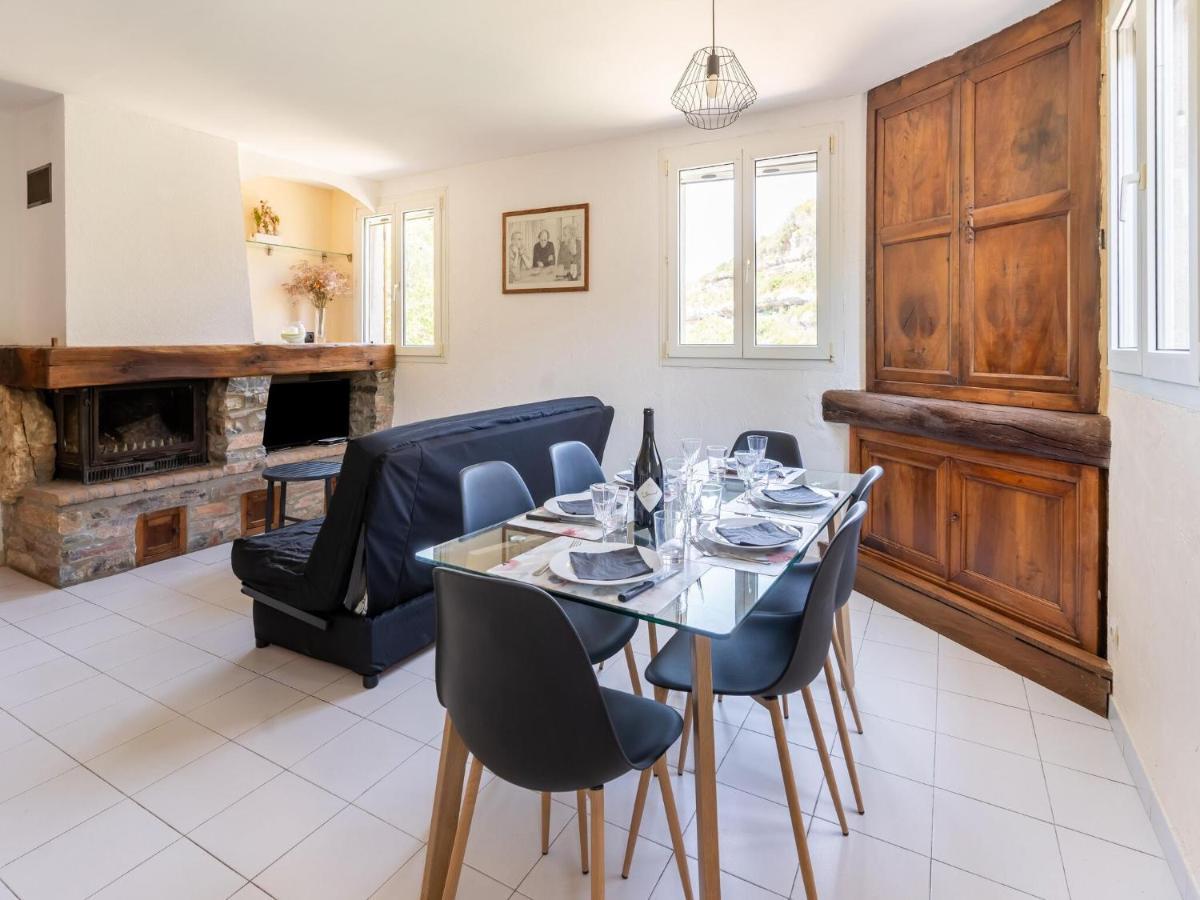 Cosy Holiday Home In Minerve With Garden Bagian luar foto
