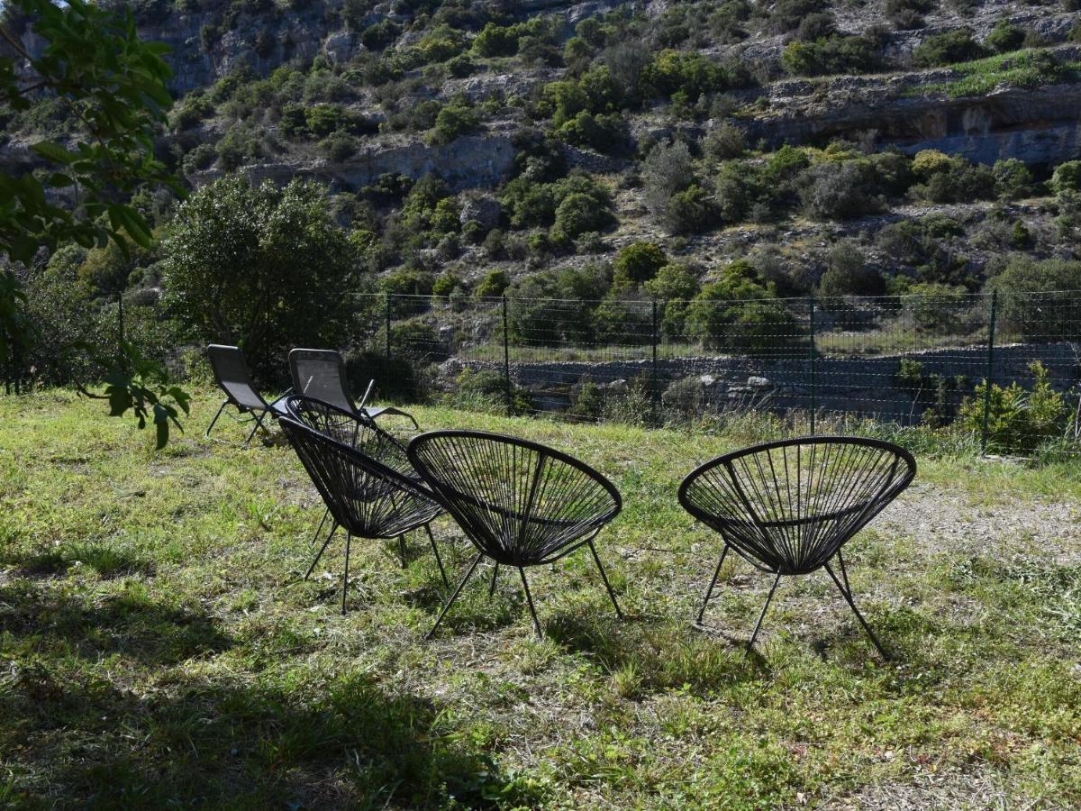 Cosy Holiday Home In Minerve With Garden Bagian luar foto