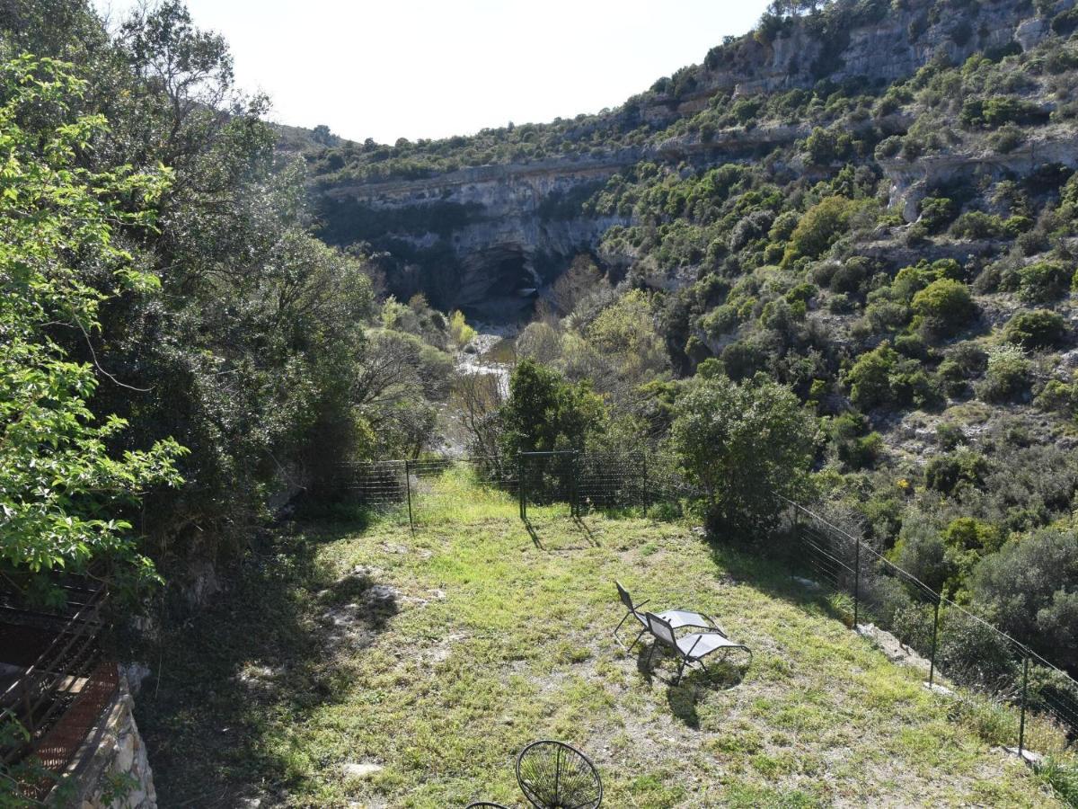 Cosy Holiday Home In Minerve With Garden Bagian luar foto